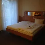 Am Steinertsee - Kassel-ost Hotel 2*